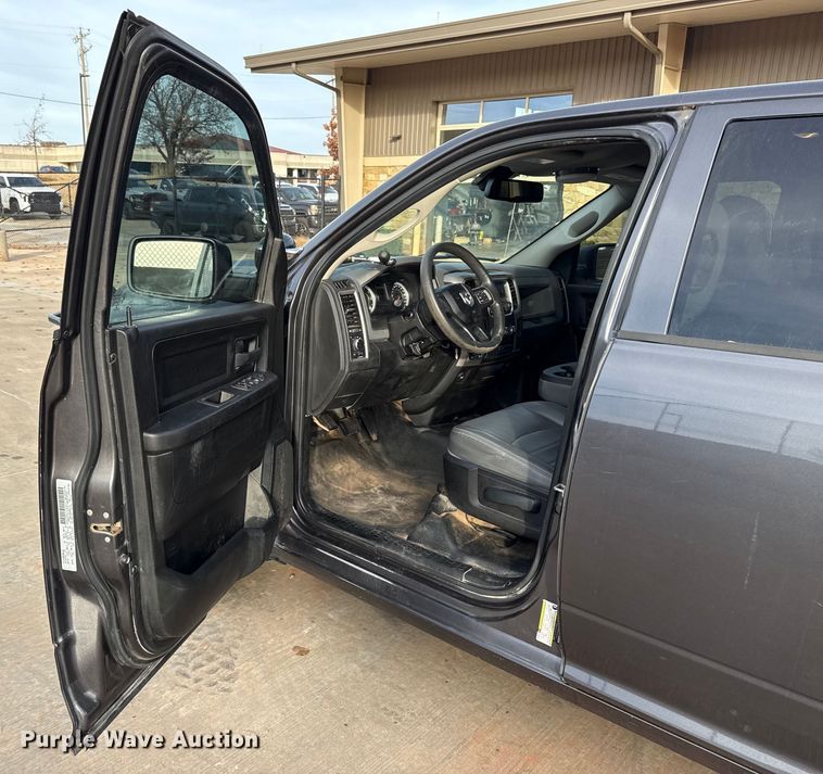 image for item ES5529 2019 RAM 1500 Ext. Cab pickup truck