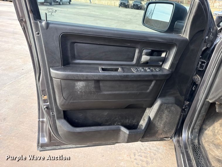 image for item ES5529 2019 RAM 1500 Ext. Cab pickup truck