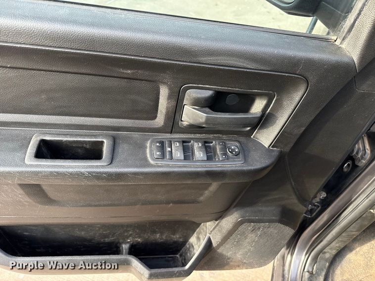 image for item ES5529 2019 RAM 1500 Ext. Cab pickup truck