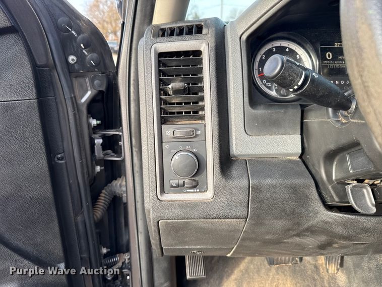 image for item ES5529 2019 RAM 1500 Ext. Cab pickup truck