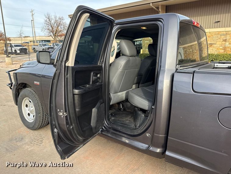 image for item ES5529 2019 RAM 1500 Ext. Cab pickup truck