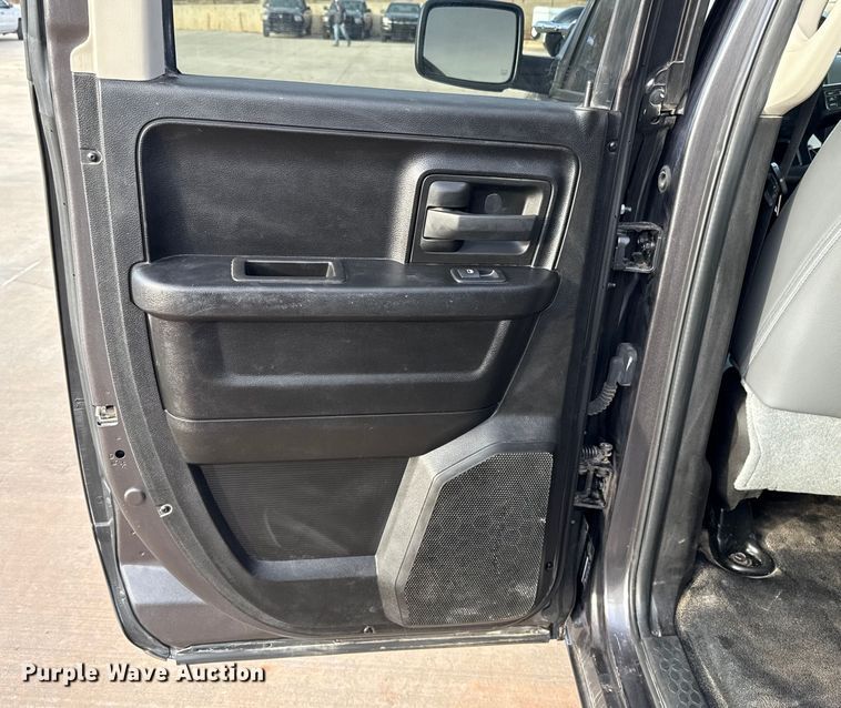 image for item ES5529 2019 RAM 1500 Ext. Cab pickup truck