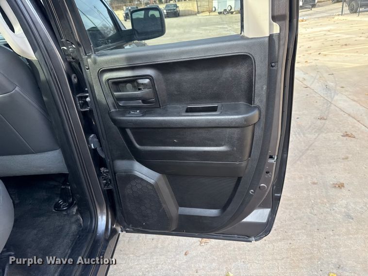 image for item ES5529 2019 RAM 1500 Ext. Cab pickup truck