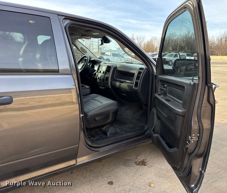 image for item ES5529 2019 RAM 1500 Ext. Cab pickup truck