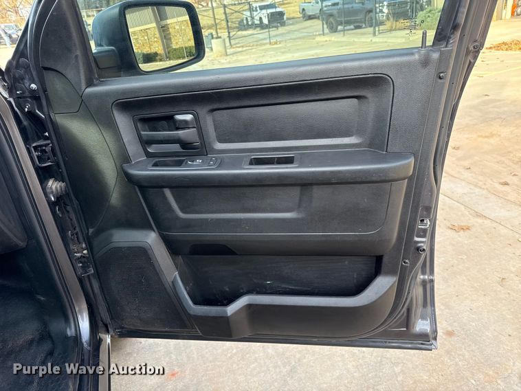 image for item ES5529 2019 RAM 1500 Ext. Cab pickup truck