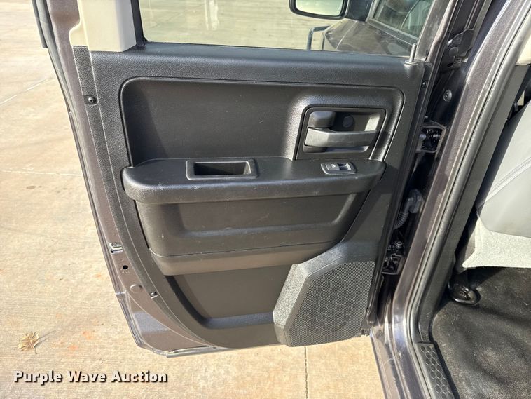 image for item ES5530 2020 RAM 1500 Ext. Cab pickup truck