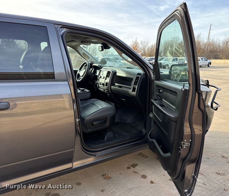 image for item ES5530 2020 RAM 1500 Ext. Cab pickup truck