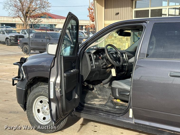 image for item ES5533 2019 RAM 1500 Ext. Cab pickup truck