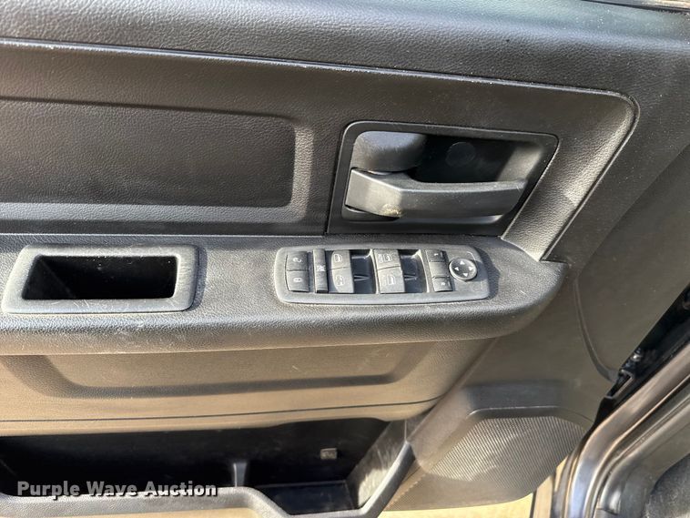 image for item ES5533 2019 RAM 1500 Ext. Cab pickup truck