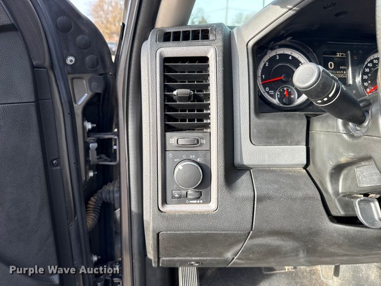 image for item ES5533 2019 RAM 1500 Ext. Cab pickup truck