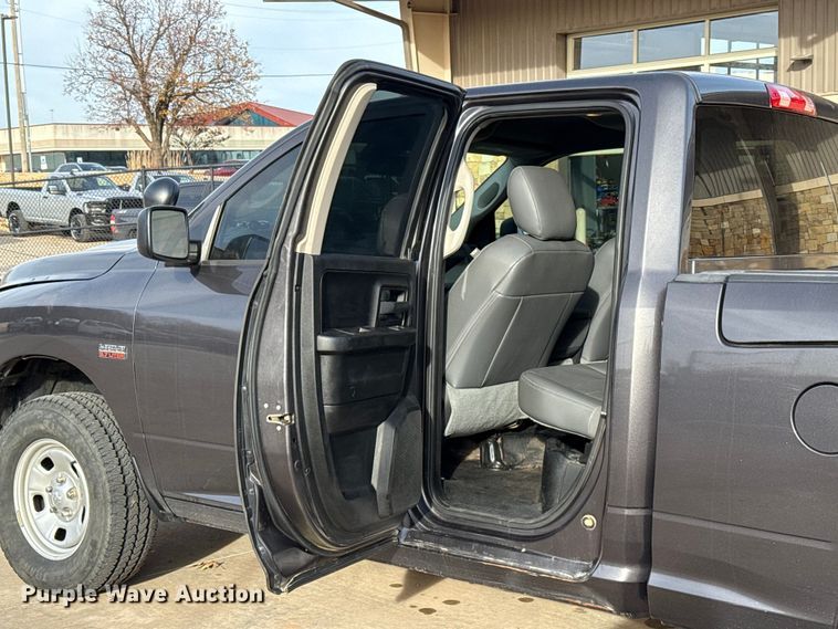 image for item ES5533 2019 RAM 1500 Ext. Cab pickup truck