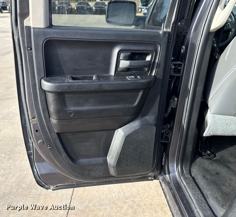 image for item ES5533 2019 RAM 1500 Ext. Cab pickup truck