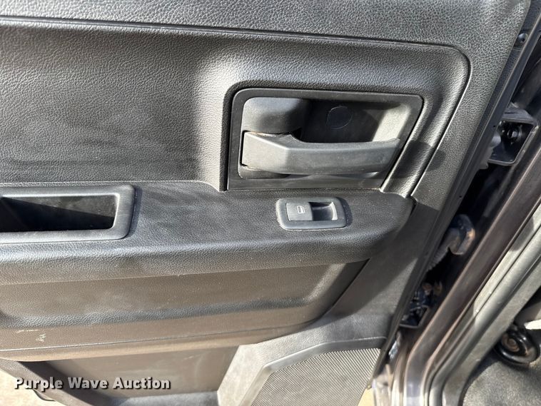 image for item ES5533 2019 RAM 1500 Ext. Cab pickup truck