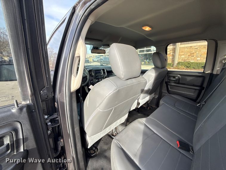 image for item ES5533 2019 RAM 1500 Ext. Cab pickup truck