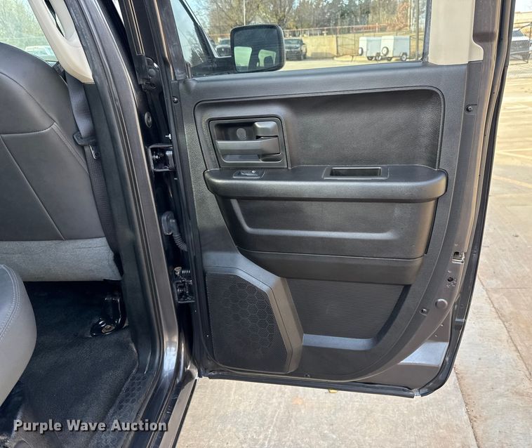 image for item ES5533 2019 RAM 1500 Ext. Cab pickup truck