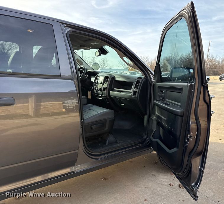 image for item ES5533 2019 RAM 1500 Ext. Cab pickup truck