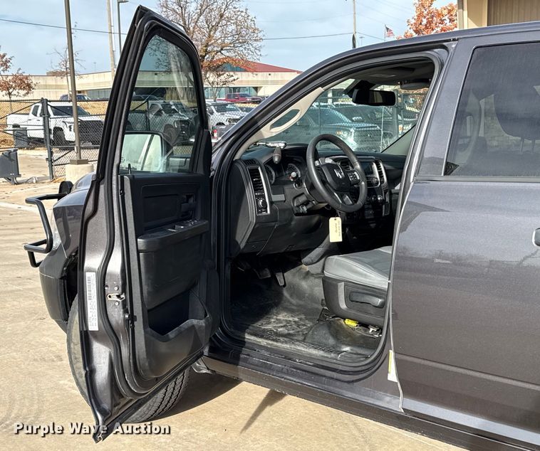 image for item ES5535 2019 RAM 1500 Ext. Cab pickup truck