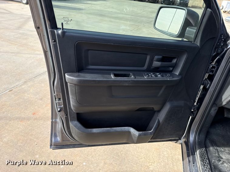 image for item ES5535 2019 RAM 1500 Ext. Cab pickup truck