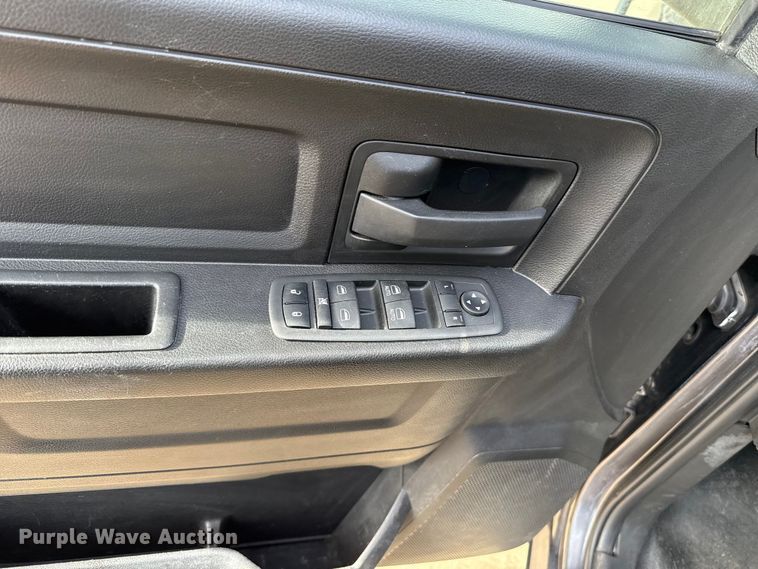 image for item ES5535 2019 RAM 1500 Ext. Cab pickup truck