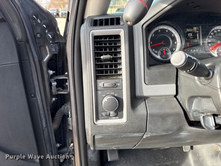 image for item ES5535 2019 RAM 1500 Ext. Cab pickup truck