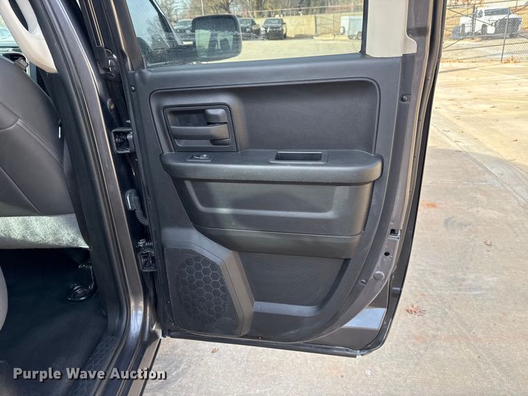 image for item ES5535 2019 RAM 1500 Ext. Cab pickup truck