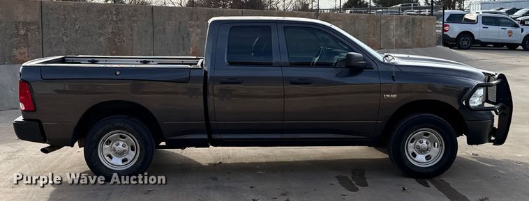 image for item ES5536 2021 RAM 1500 Ext. Cab pickup truck