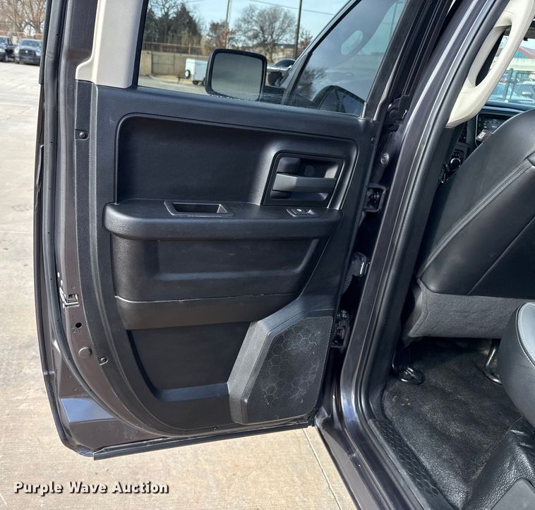 image for item ES5536 2021 RAM 1500 Ext. Cab pickup truck