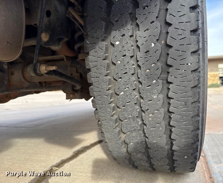 image for item ES5536 2021 RAM 1500 Ext. Cab pickup truck