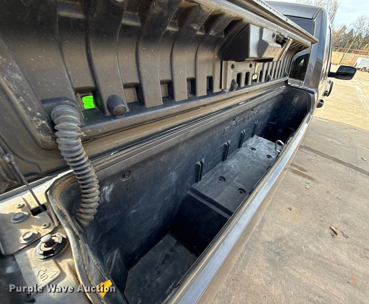 image for item ES5537 2021 RAM 1500 Ext. Cab pickup truck