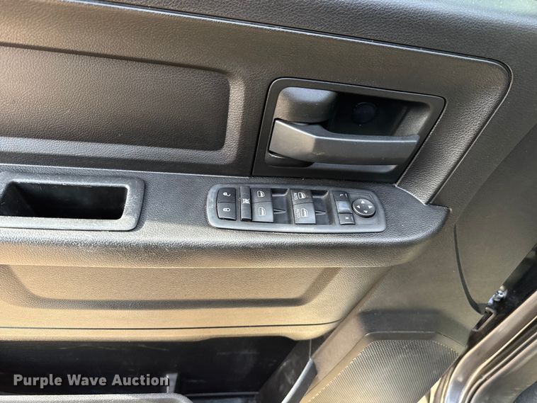 image for item ES5538 2019 RAM 1500 Ext. Cab pickup truck