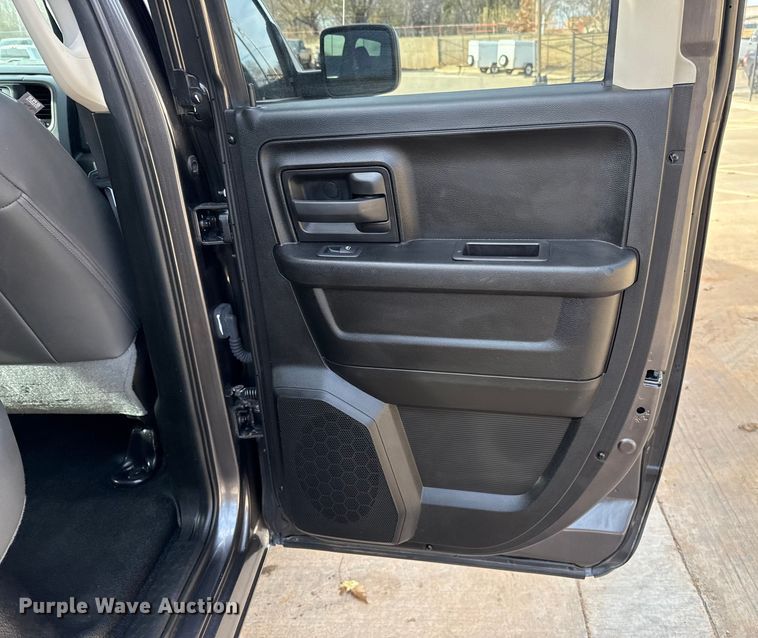 image for item ES5538 2019 RAM 1500 Ext. Cab pickup truck