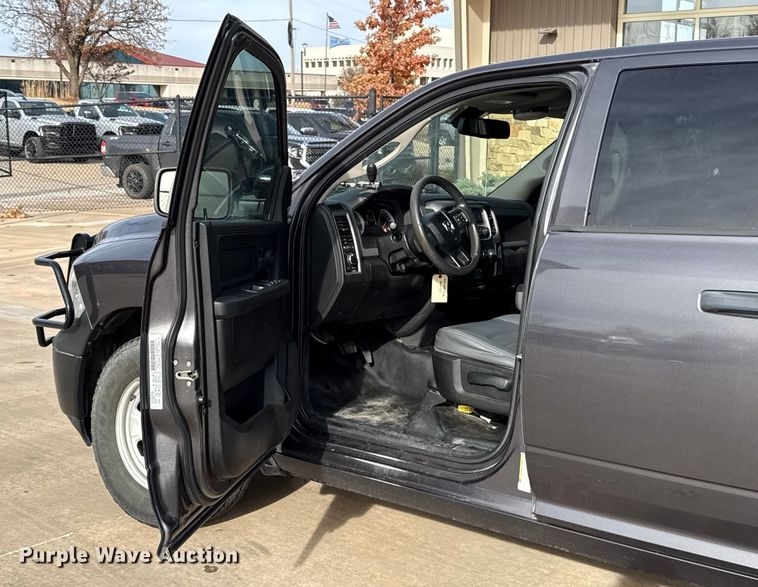 image for item ES5539 2019 RAM 1500 Ext. Cab pickup truck