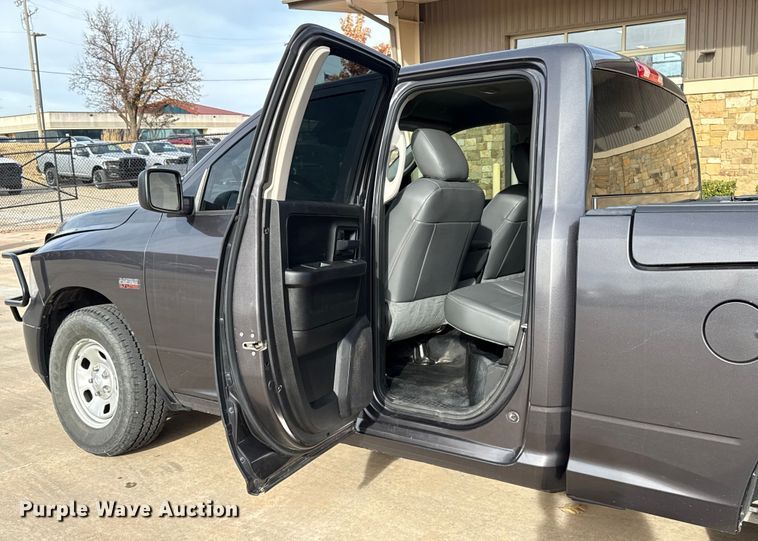 image for item ES5539 2019 RAM 1500 Ext. Cab pickup truck