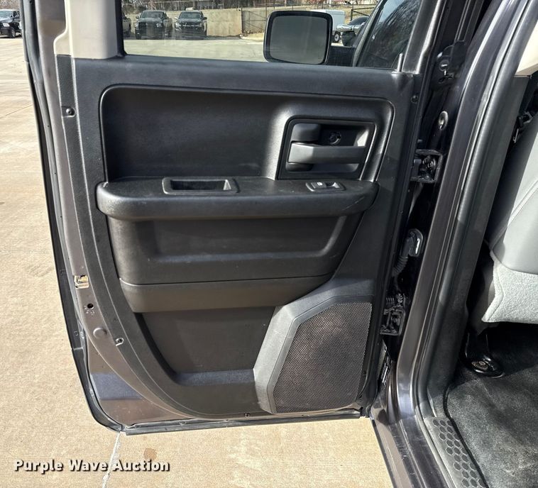 image for item ES5539 2019 RAM 1500 Ext. Cab pickup truck