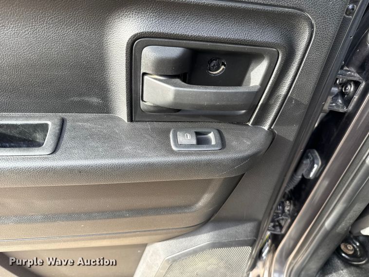 image for item ES5539 2019 RAM 1500 Ext. Cab pickup truck