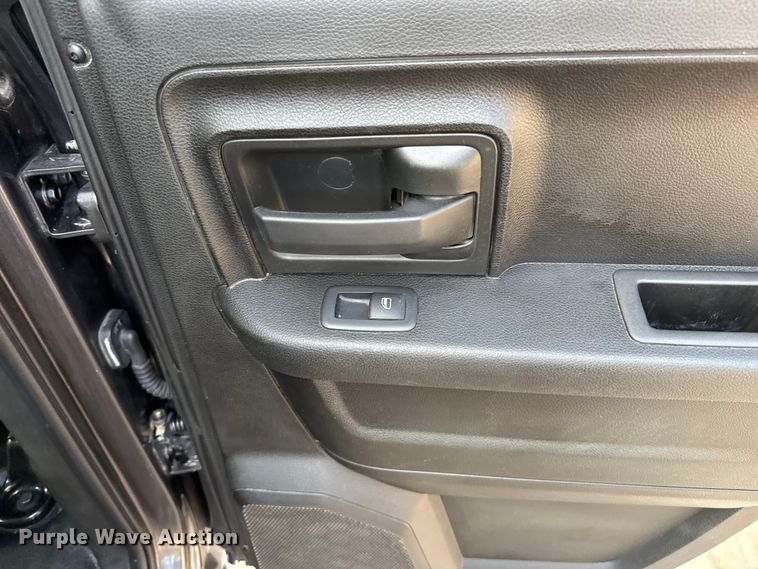 image for item ES5539 2019 RAM 1500 Ext. Cab pickup truck