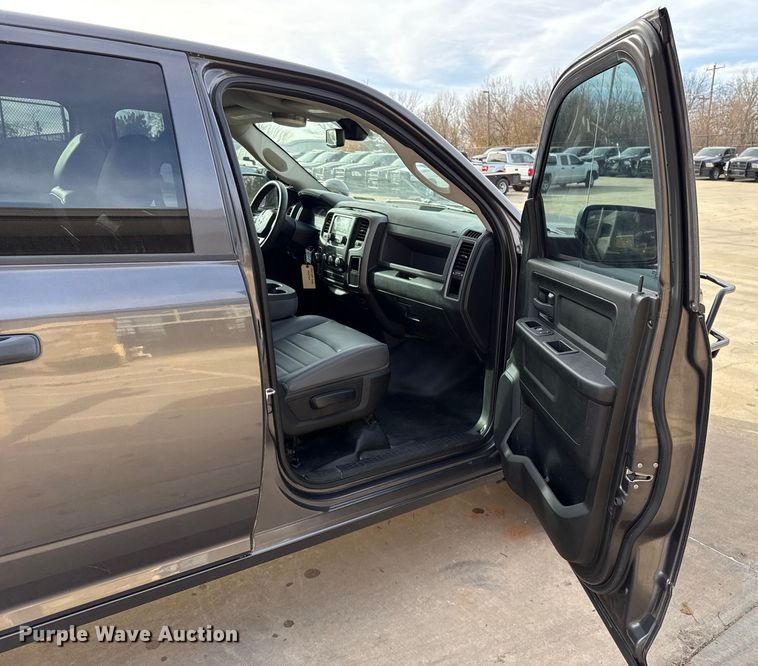 image for item ES5539 2019 RAM 1500 Ext. Cab pickup truck