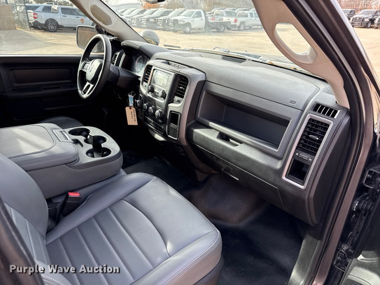 image for item ES5539 2019 RAM 1500 Ext. Cab pickup truck