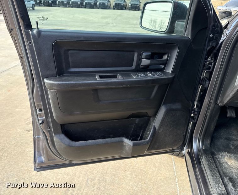 image for item ES5540 2019 RAM 1500 Ext. Cab pickup truck