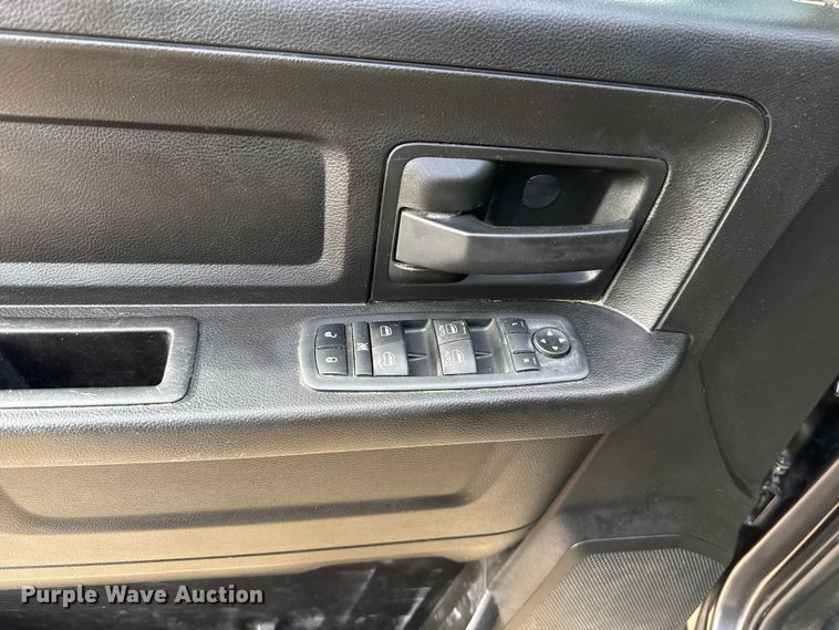 image for item ES5540 2019 RAM 1500 Ext. Cab pickup truck