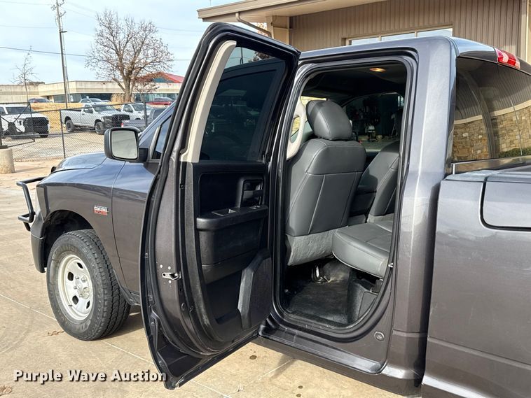 image for item ES5540 2019 RAM 1500 Ext. Cab pickup truck