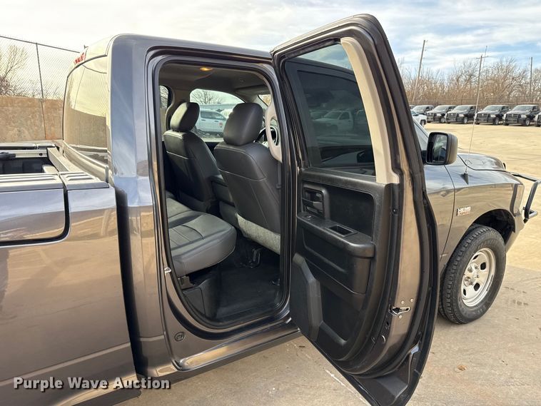 image for item ES5540 2019 RAM 1500 Ext. Cab pickup truck