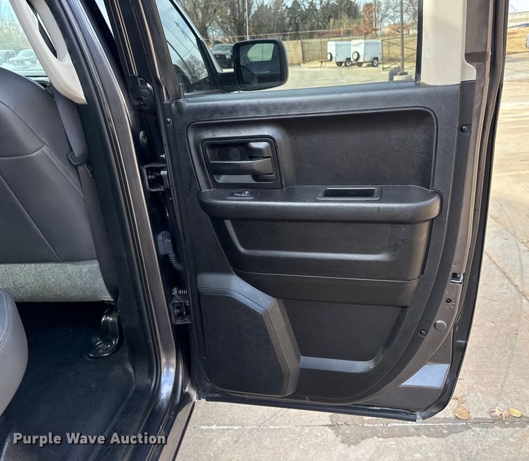 image for item ES5540 2019 RAM 1500 Ext. Cab pickup truck