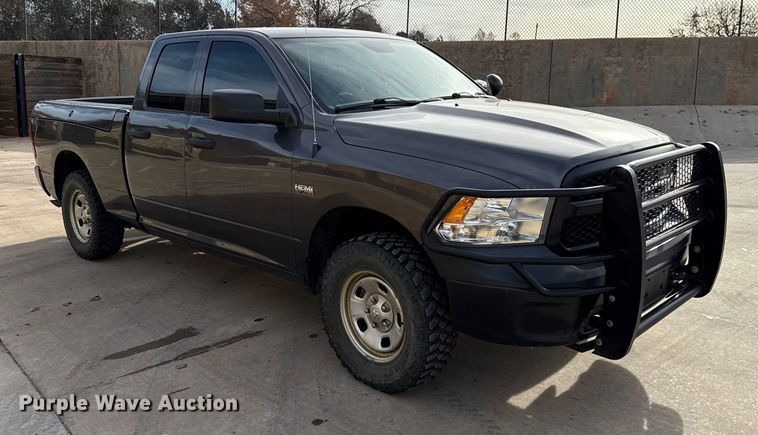 image for item ES5541 2020 RAM 1500 Ext. Cab pickup truck