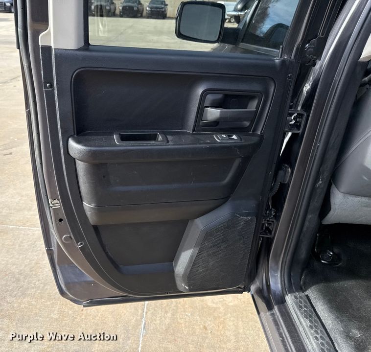 image for item ES5541 2020 RAM 1500 Ext. Cab pickup truck