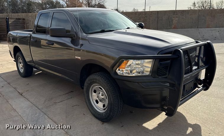 image for item ES5542 2021 RAM 1500 Ext. Cab pickup truck