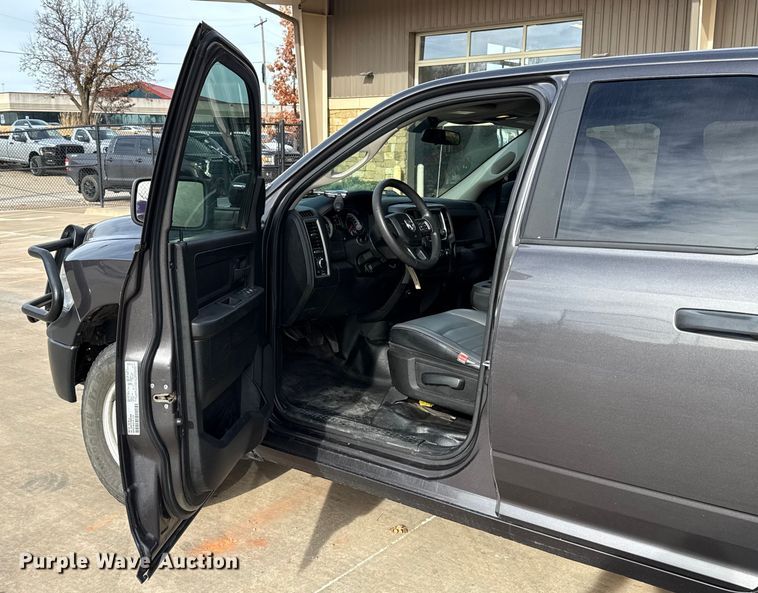 image for item ES5542 2021 RAM 1500 Ext. Cab pickup truck