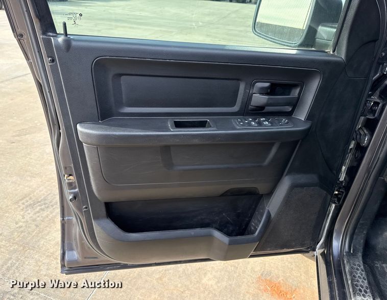 image for item ES5542 2021 RAM 1500 Ext. Cab pickup truck