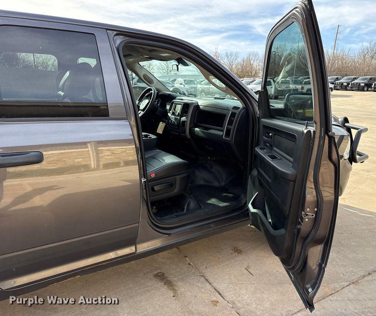 image for item ES5542 2021 RAM 1500 Ext. Cab pickup truck