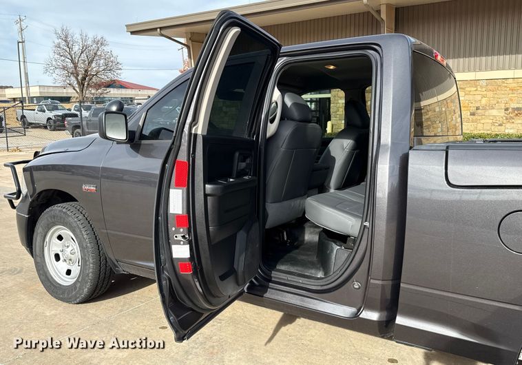 image for item ES5544 2019 RAM 1500 Ext. Cab pickup truck